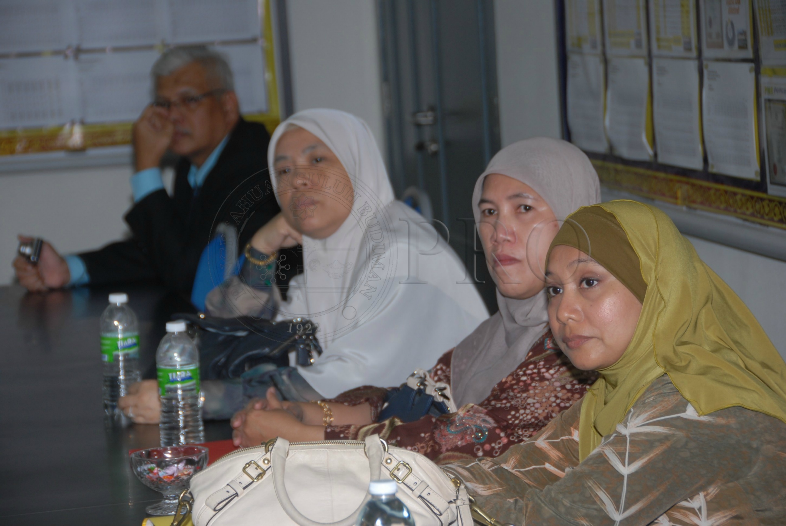 PRO 14 01 SEKOLAH FBA 8100